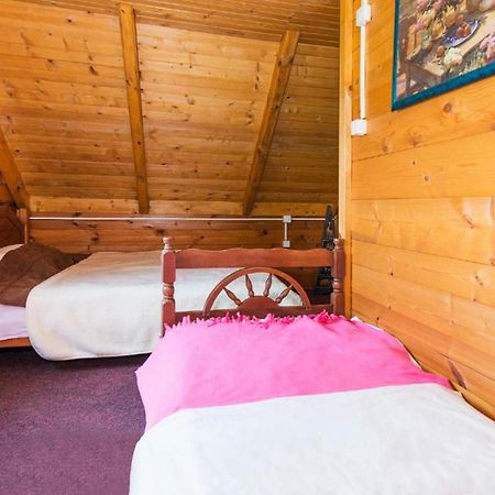 Lovcen Mountain Cottages Njegusi Quarto foto